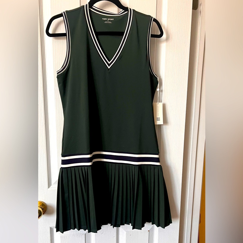 Tory Burch Performance VNeck tennis dress size L NWT